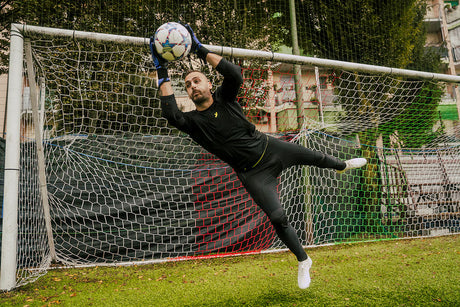 Perché devi usare la Bodyshield GK 3/4 di Storelli: protezione superiore per il portiere.