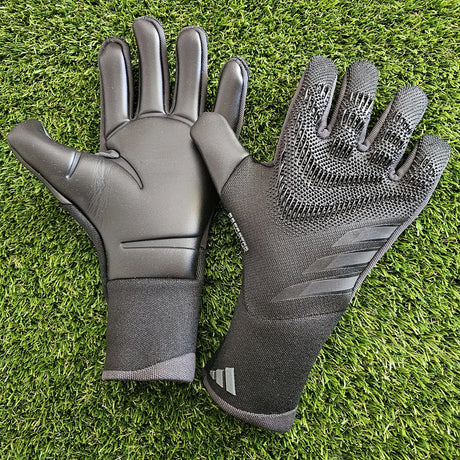 Perché devi scegliere i Predator Pro Nightstrike come tuoi guanti da portiere?