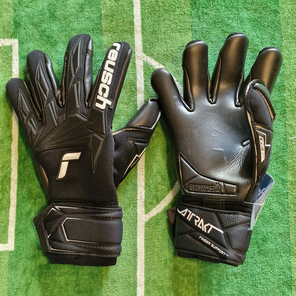 Reusch Attrakt Infinity Finger Support outlet