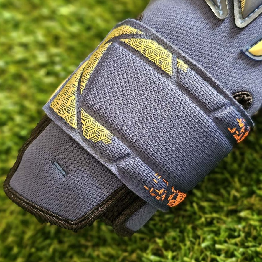 Guanti da portiere Reusch Attrakt Duo Evolution Night Spark cinturino
