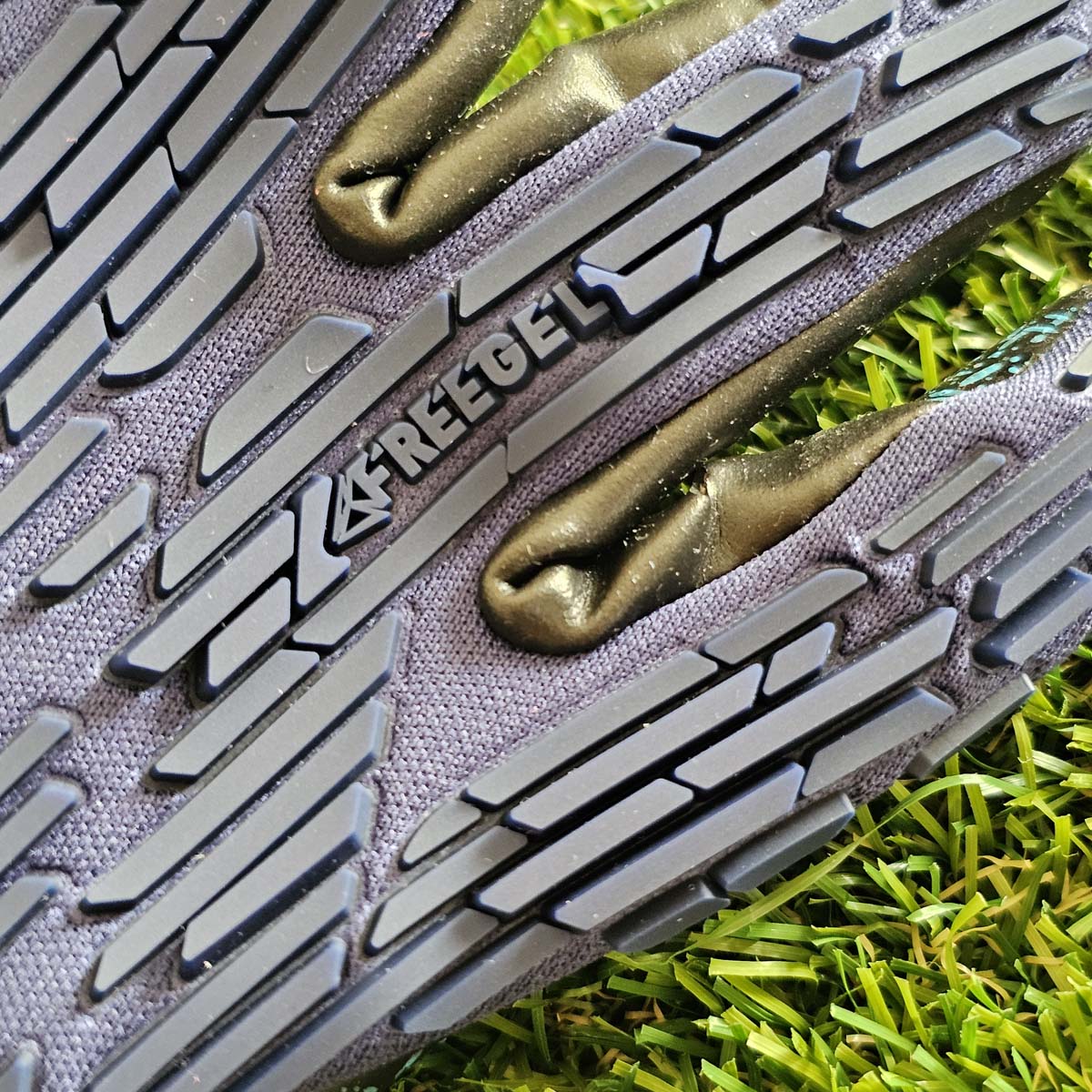 Guanti da portiere Reusch Attrakt Freegel Fusion Goliator Night Spark dettaglio dorso