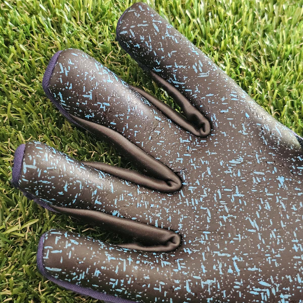 Guanti da portiere Reusch Attrakt Freegel Fusion Goliator Night Spark taglio palmo