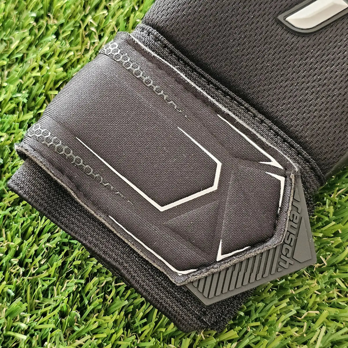 Guanti da portiere Reusch Attrakt Freegel Infinity Finger Support GK26 cinturino