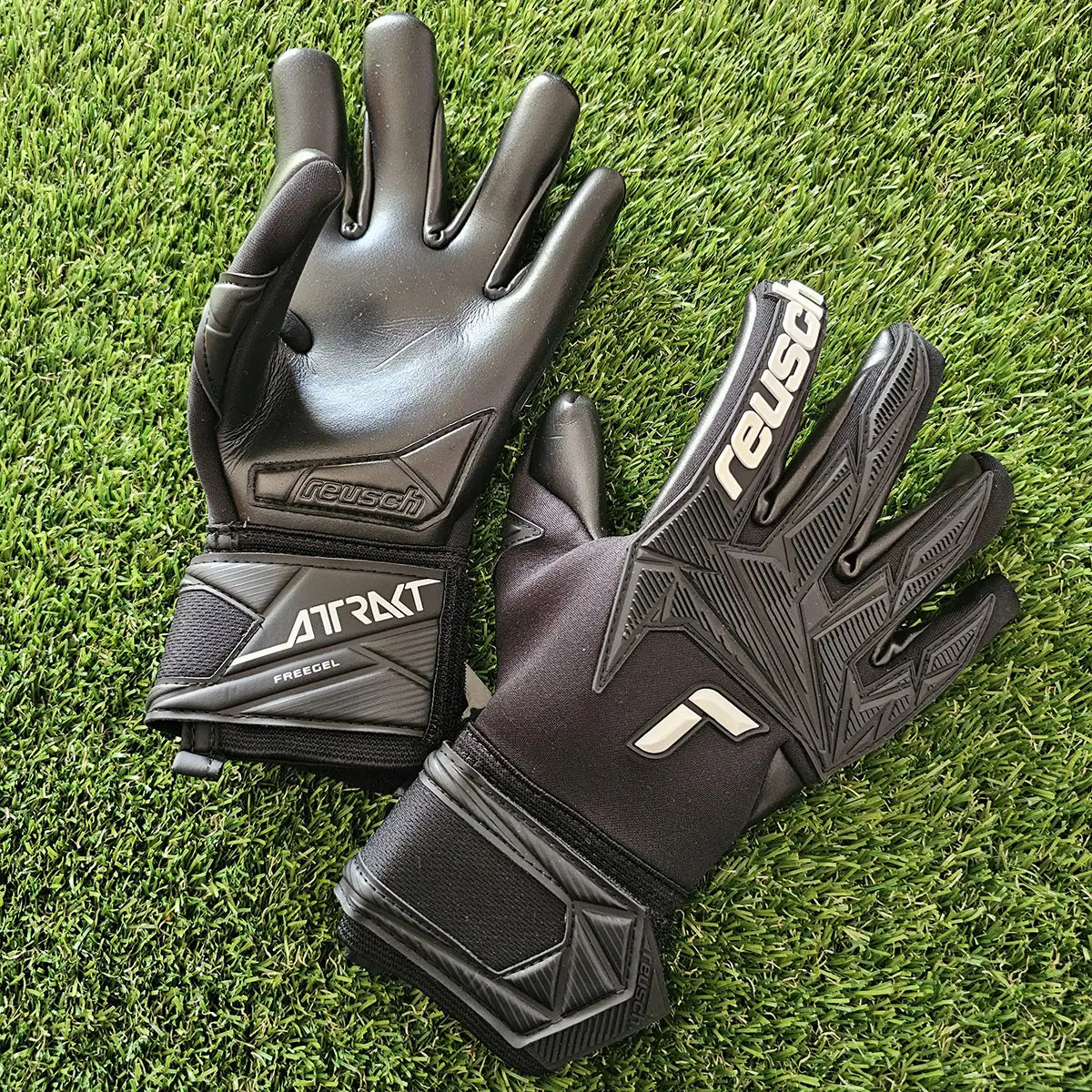 Reusch Attrakt Freegel Infinity GK26