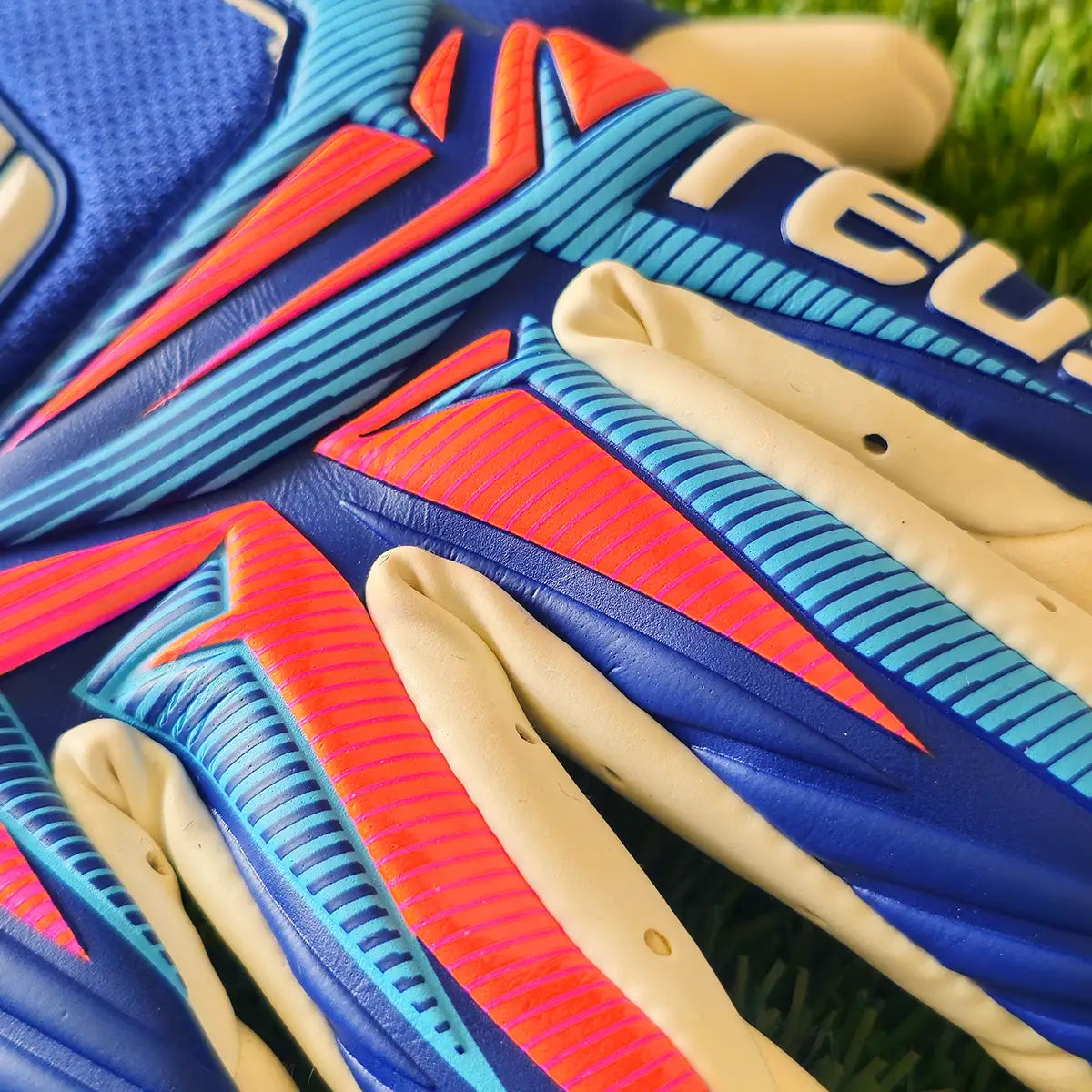 Guanti da portiere Reusch Attrakt Gold X Guardian GK26 dettaglio dorso