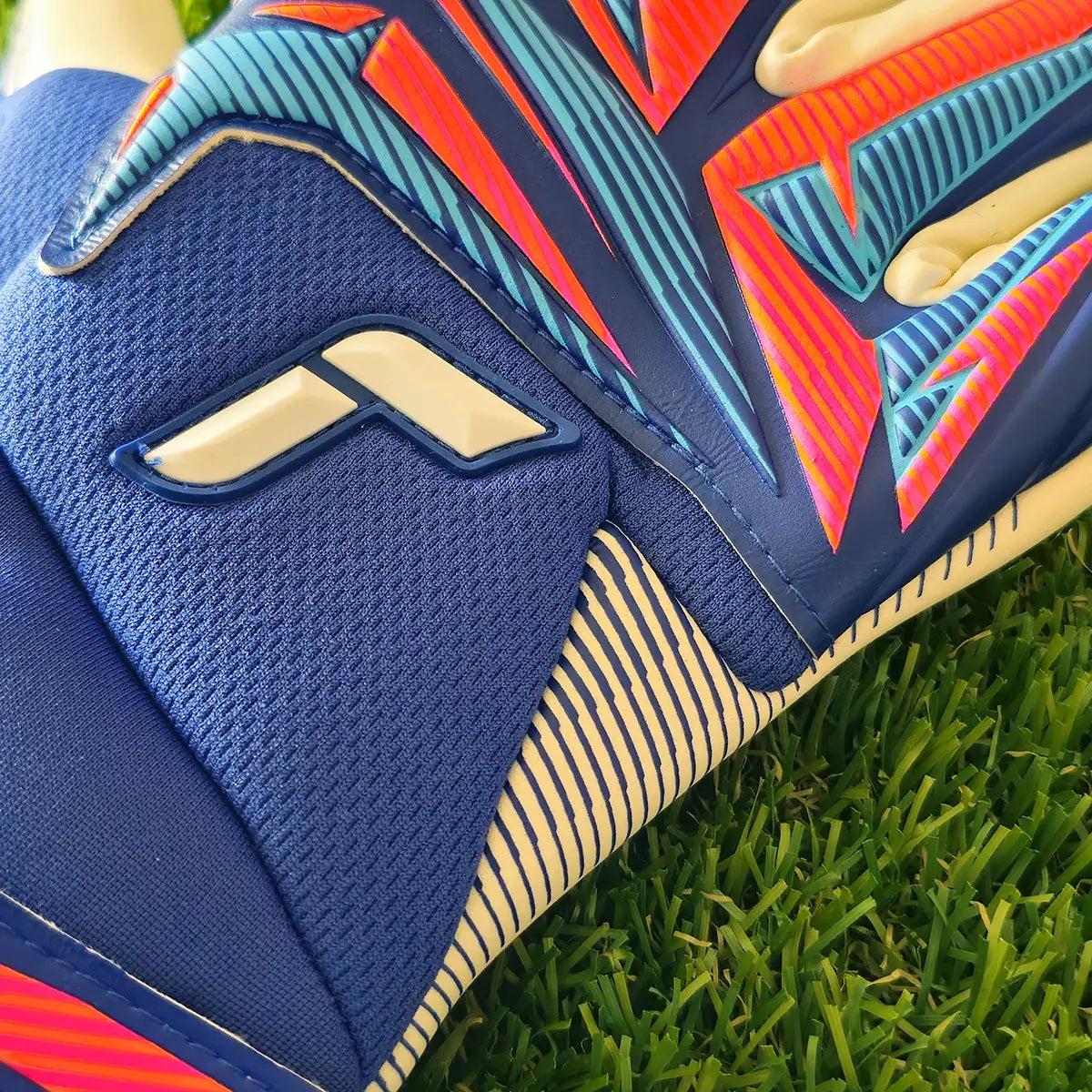 Guanti da portiere Reusch Attrakt Gold X Guardian GK26 dettaglio