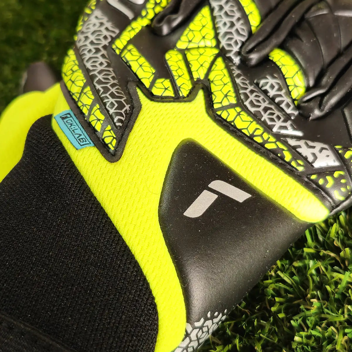 Gants gardien Reusch Attrakt Gold X NC bleu orange sur Gants gardien Reusch Attrakt Gold X NC bleu orange sur