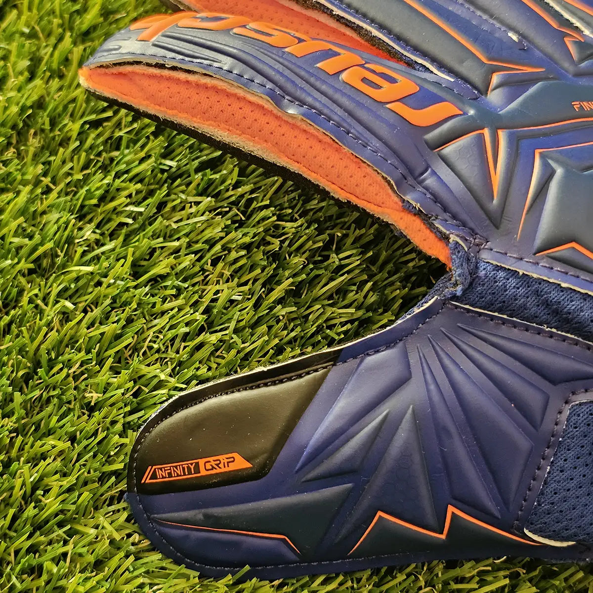 Guanti da portiere Reusch Attrakt Infinity Finger Support GK26 pollice