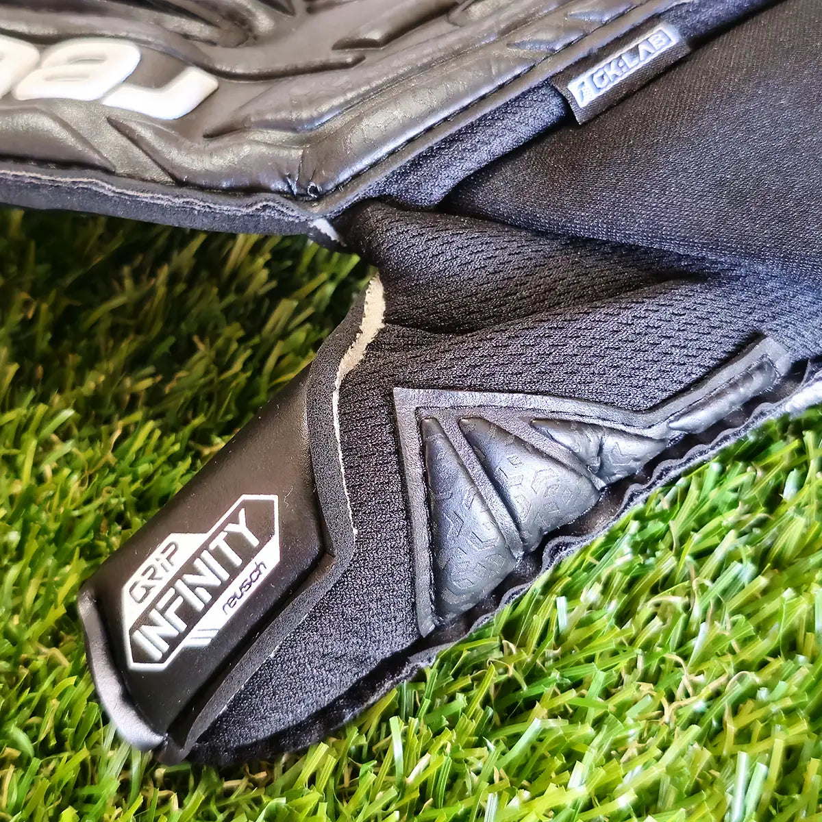 Guanti Da Portiere ATTONO® Resistance Con Protezione Dita - Taglia 8/M, Lattice, Presa Ottimale
