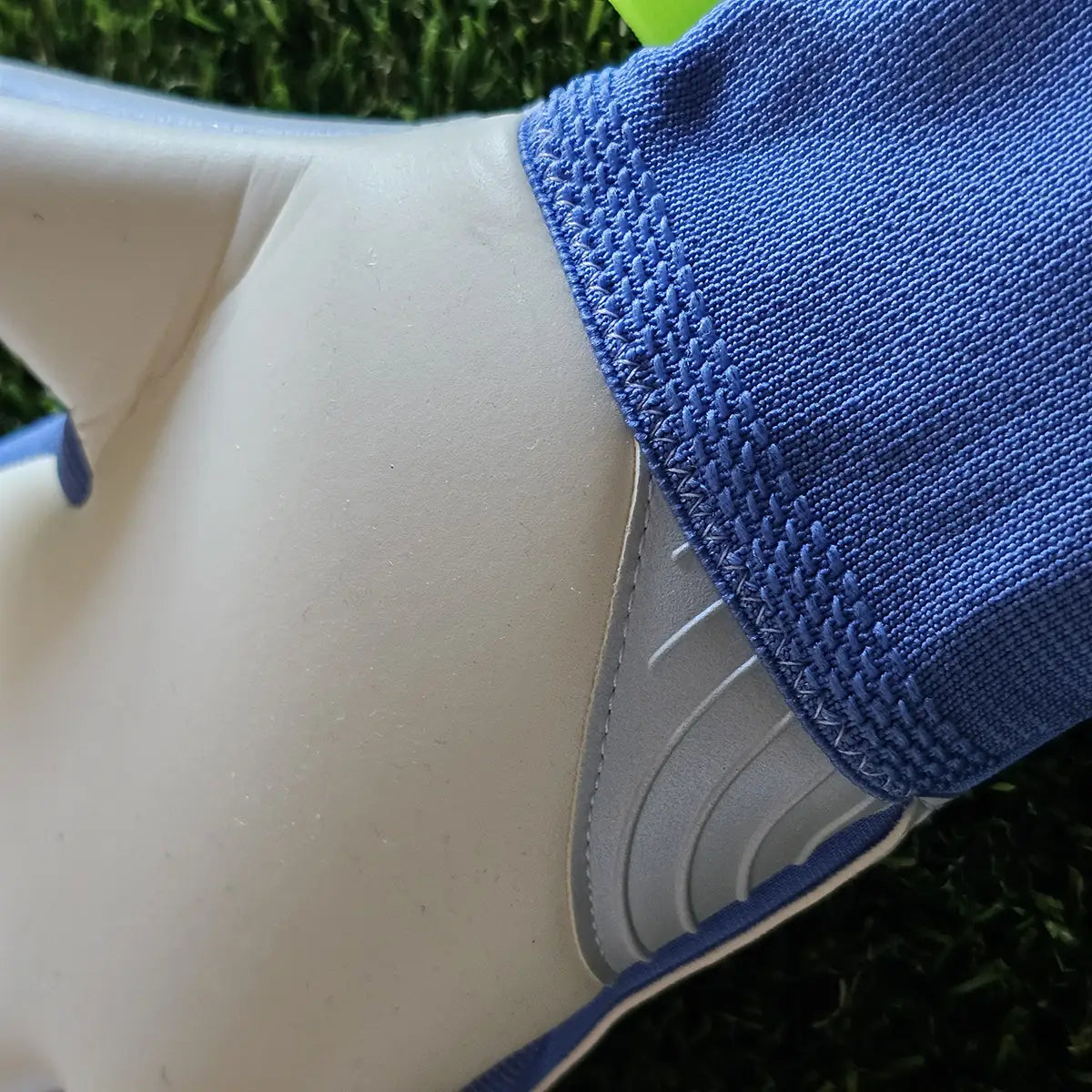 Guanti da portiere Adidas Copa Pro Celestial Victory base palmo