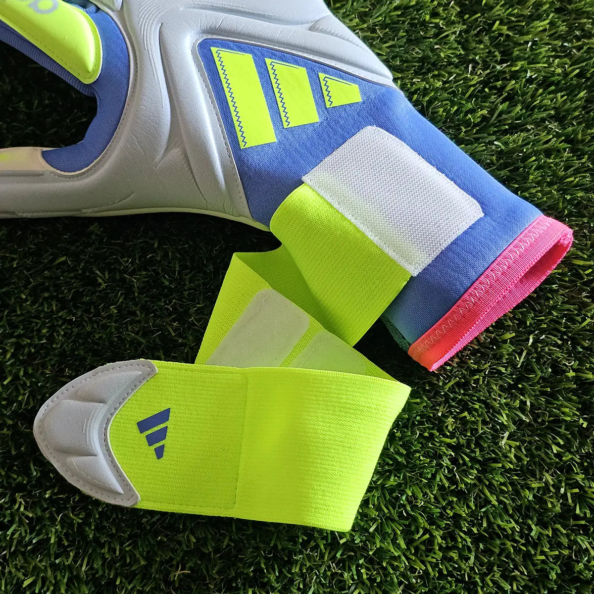 Guanti da portiere Adidas Copa Pro Celestial Victory cinturino