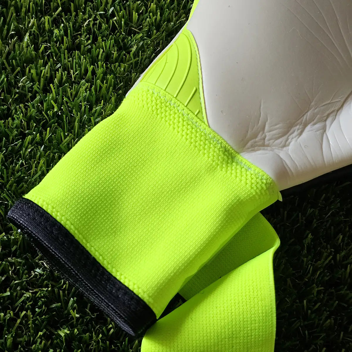 Guanti da portiere Adidas Copa Pro Radiant Blaze base palmo