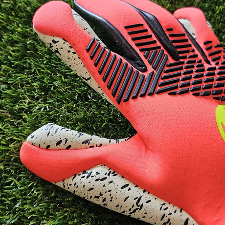 Guanti da portiere Uhlsport Fangmaschine ZNE Supergrip+ HN pollice