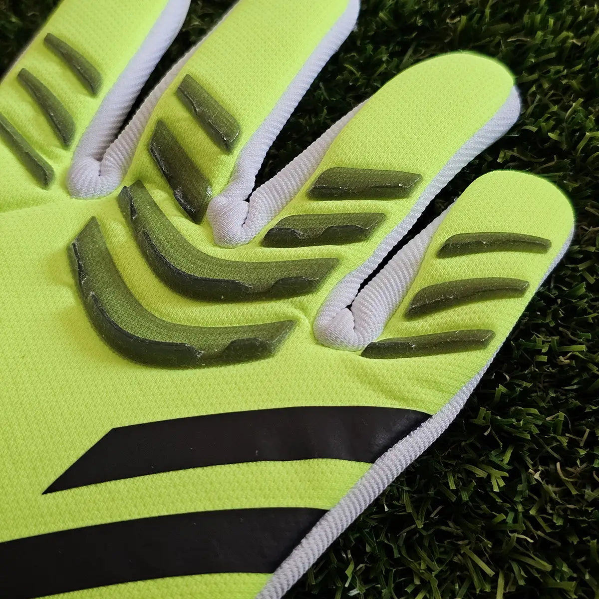 Guanti da portiere Adidas Predator League Radiant Blaze dita dorso