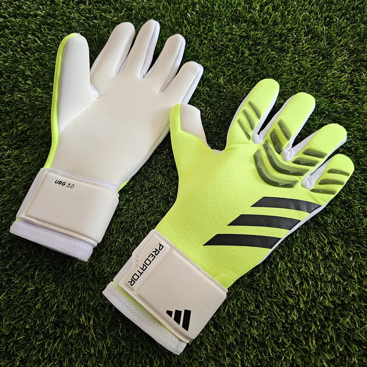 Adidas Predator League Radiant Blaze