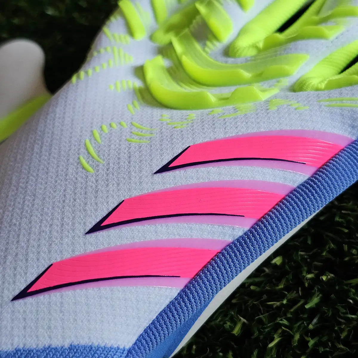 Guanti da portiere Adidas Predator Pro Celestial Victory dorso