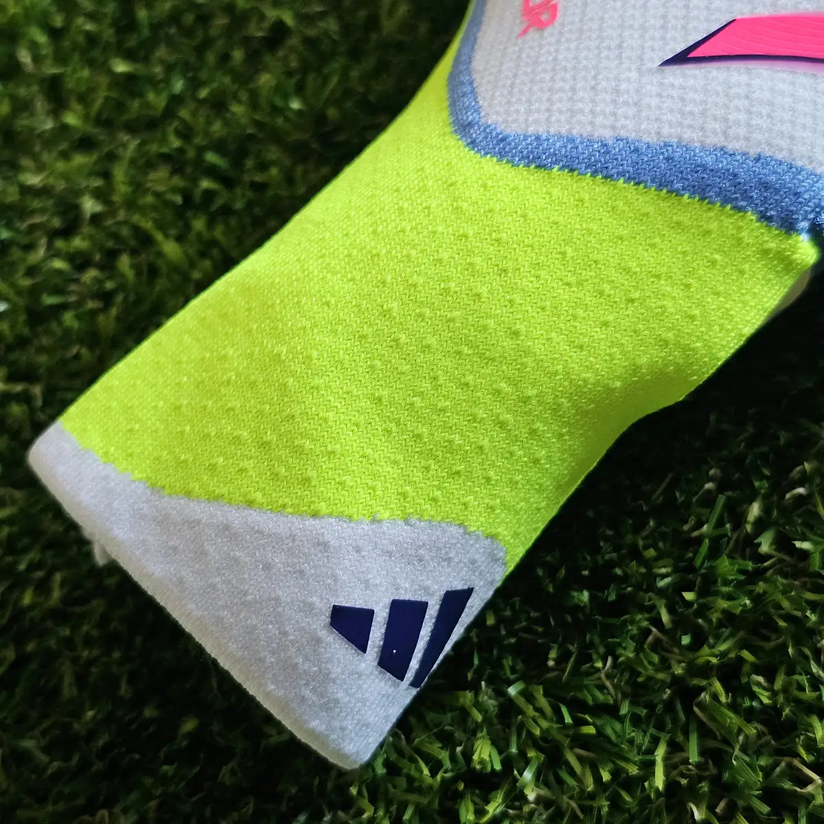 Guanti da portiere Adidas Predator Pro Celestial Victory polsino