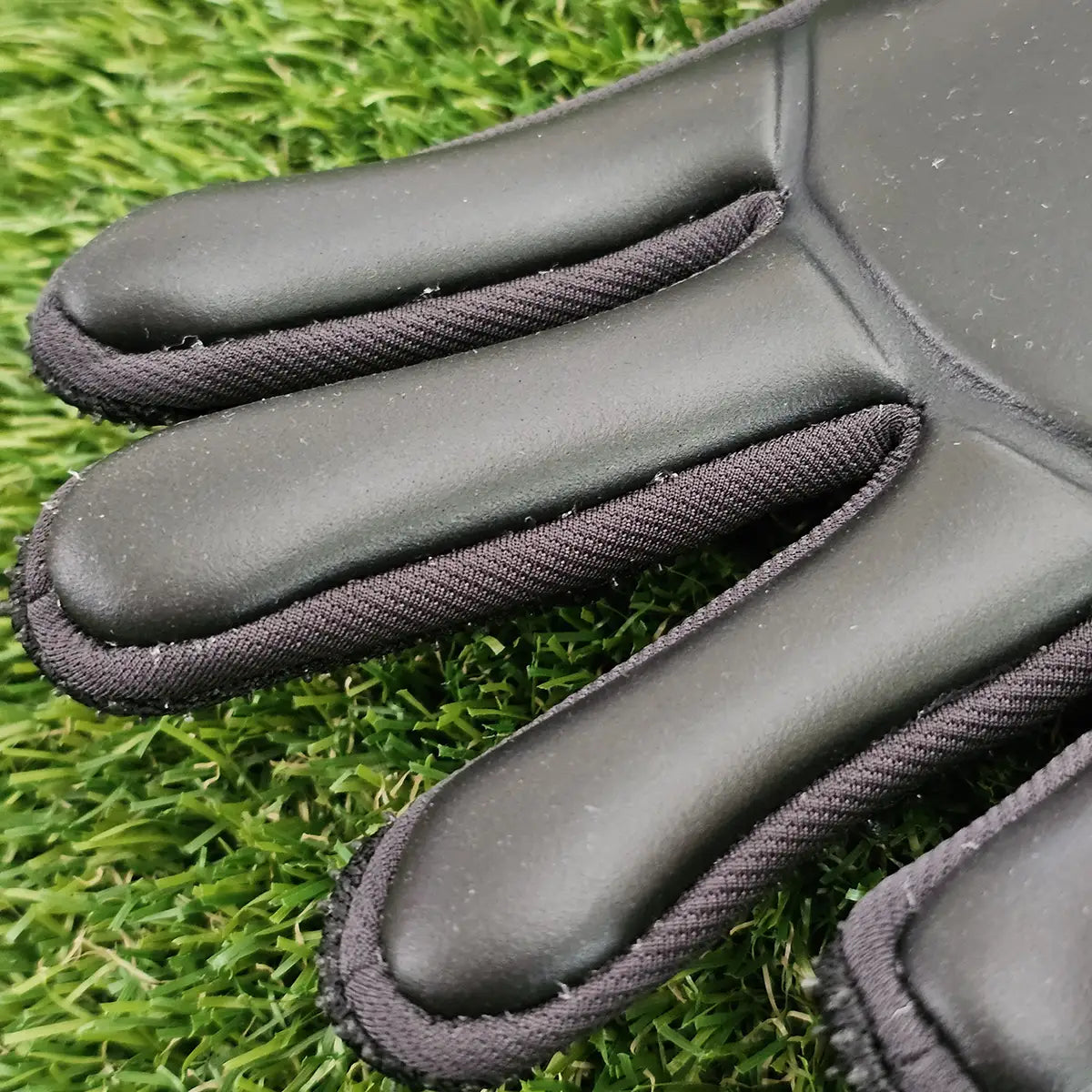 Guanti da portiere Adidas Predator Pro Nightstrike 24 taglio dita