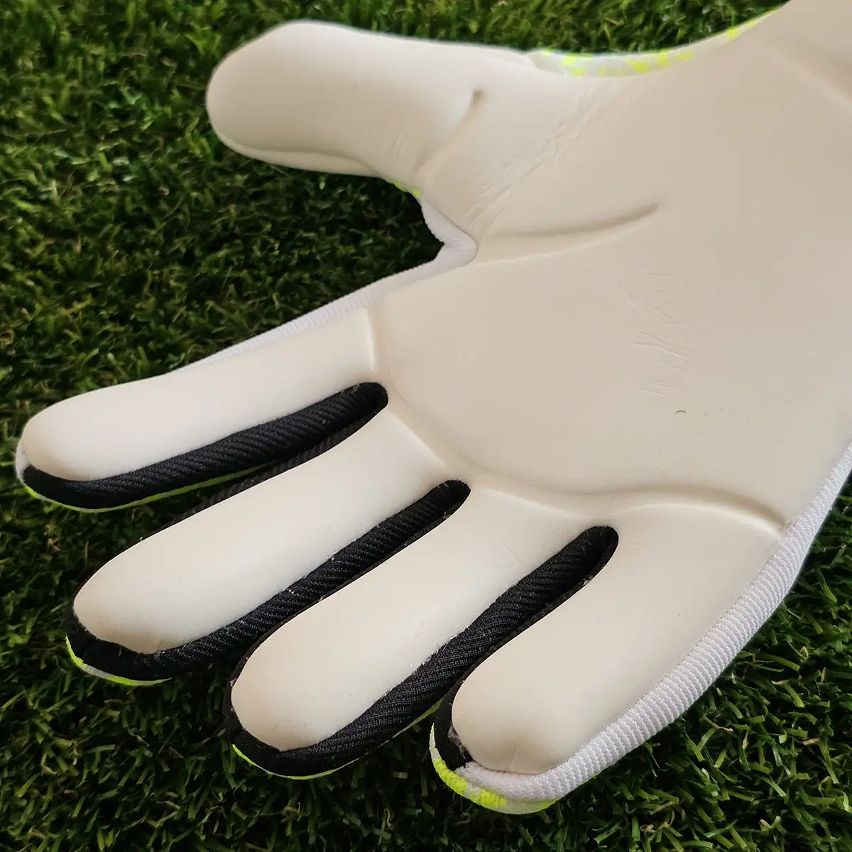 Guanti da portiere Adidas Predator Pro Radiant Blaze taglio dita