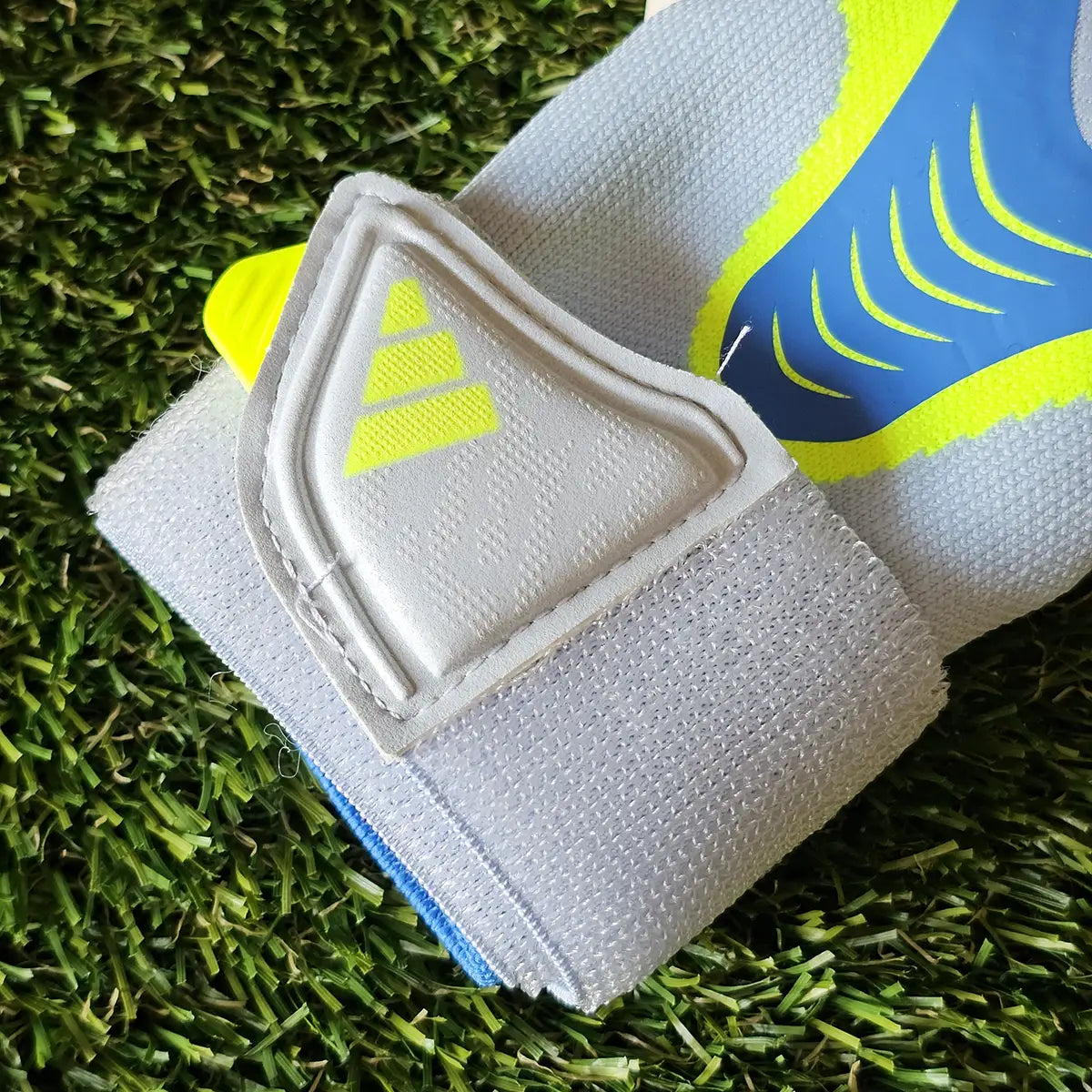 Guanti da portiere Adidas Predator Pro Strap Ice Cold Precision cinturino