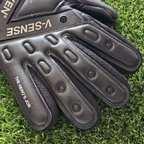 Guanti da portiere IIleven V Sense+ Blackout dita dorso
