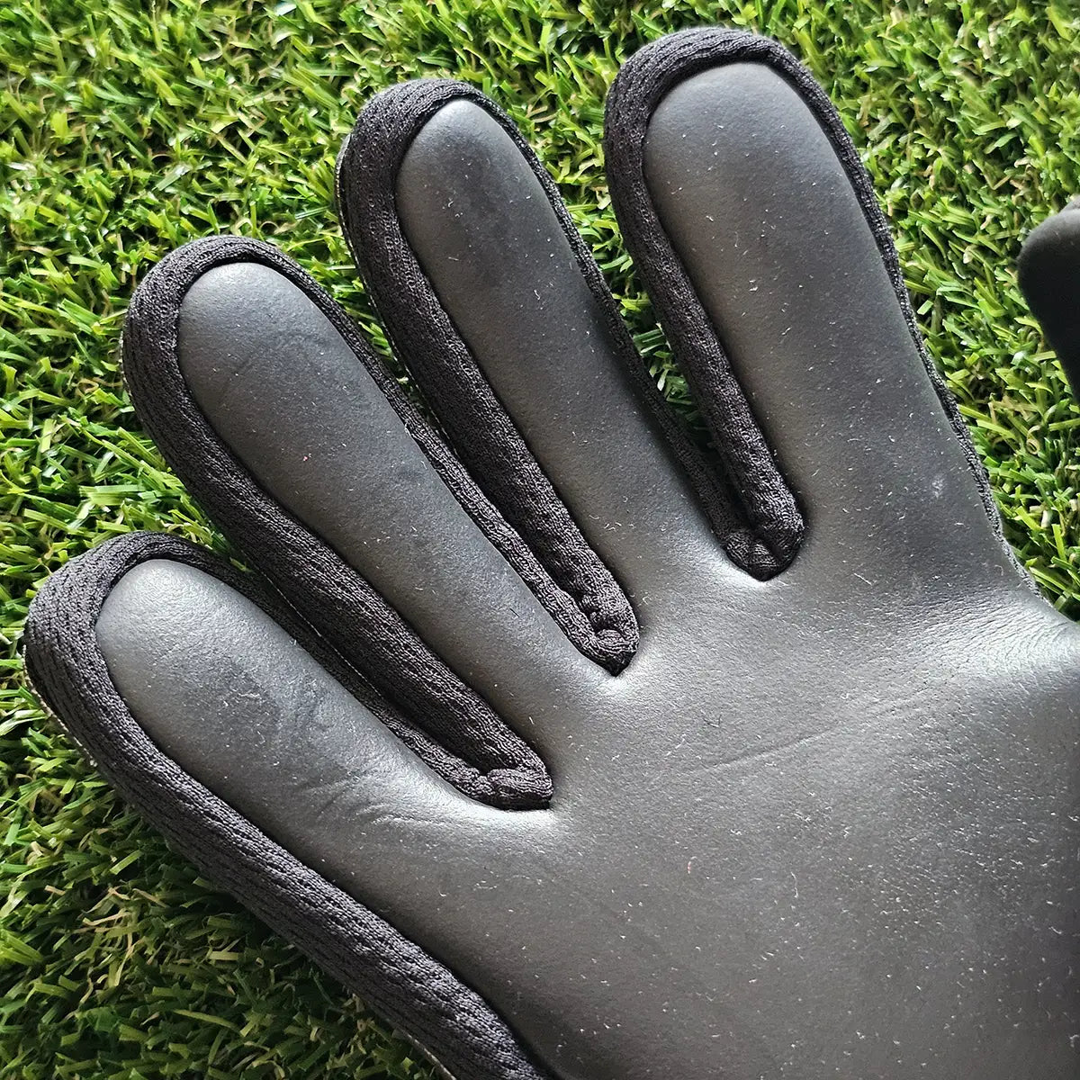 Guanti da portiere IIleven V Sense+ Blackout taglio dita